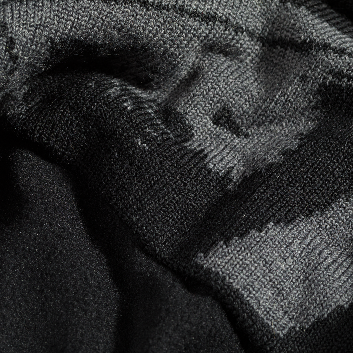 Emblemo Merino Beanie Black