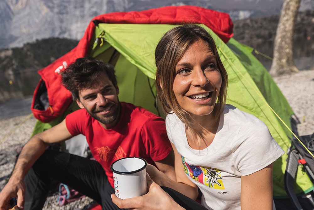 How to pick the right T-shirt for hiking in the summer?