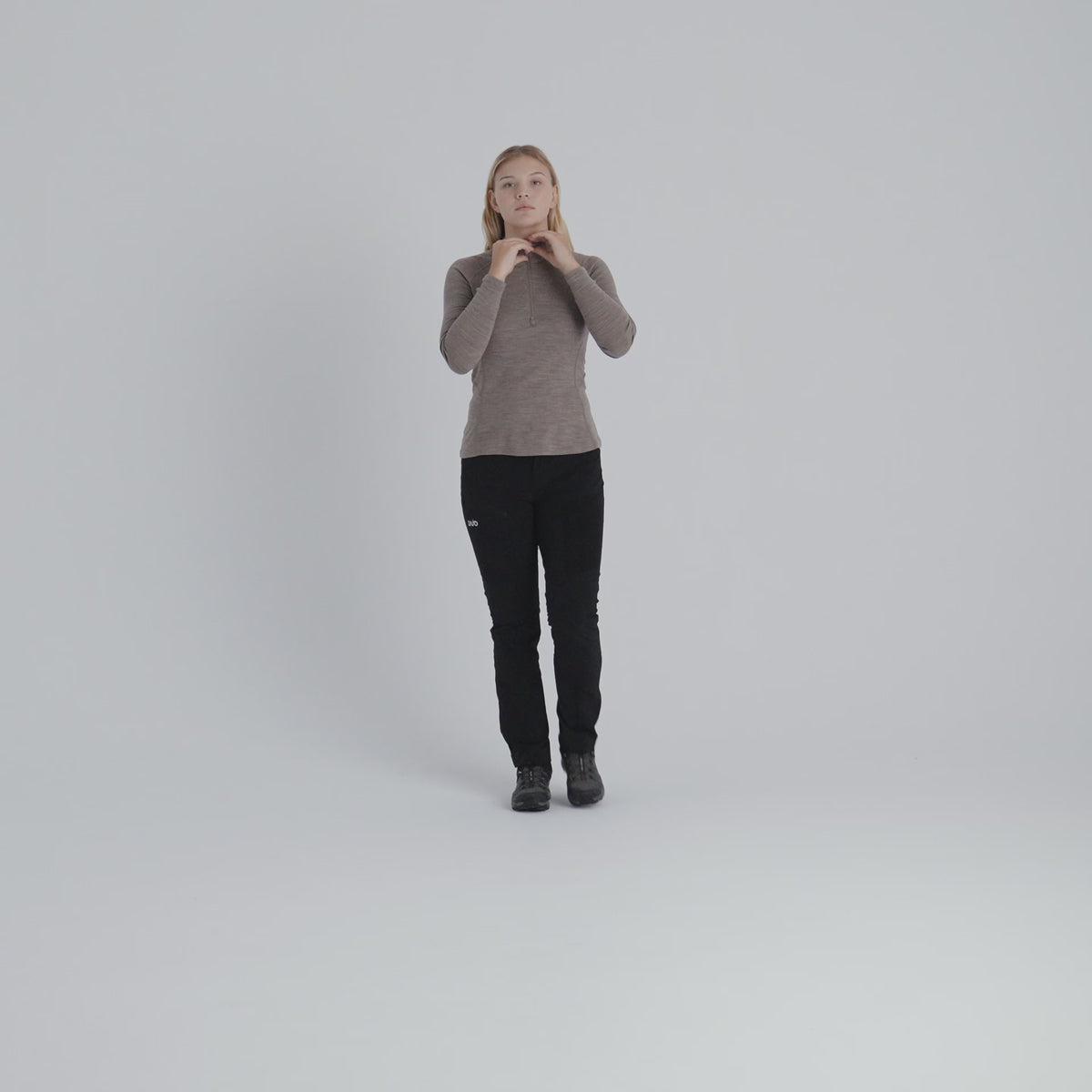 Hejma Women's Merino Zip Top — Black