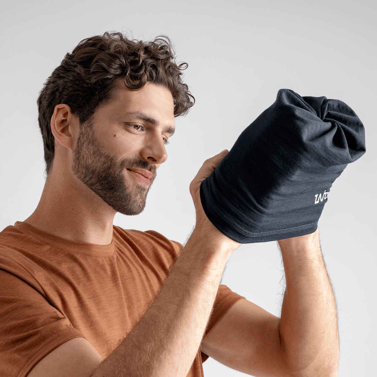 Senti Merino Multifunctional Scarf — Decadent Red