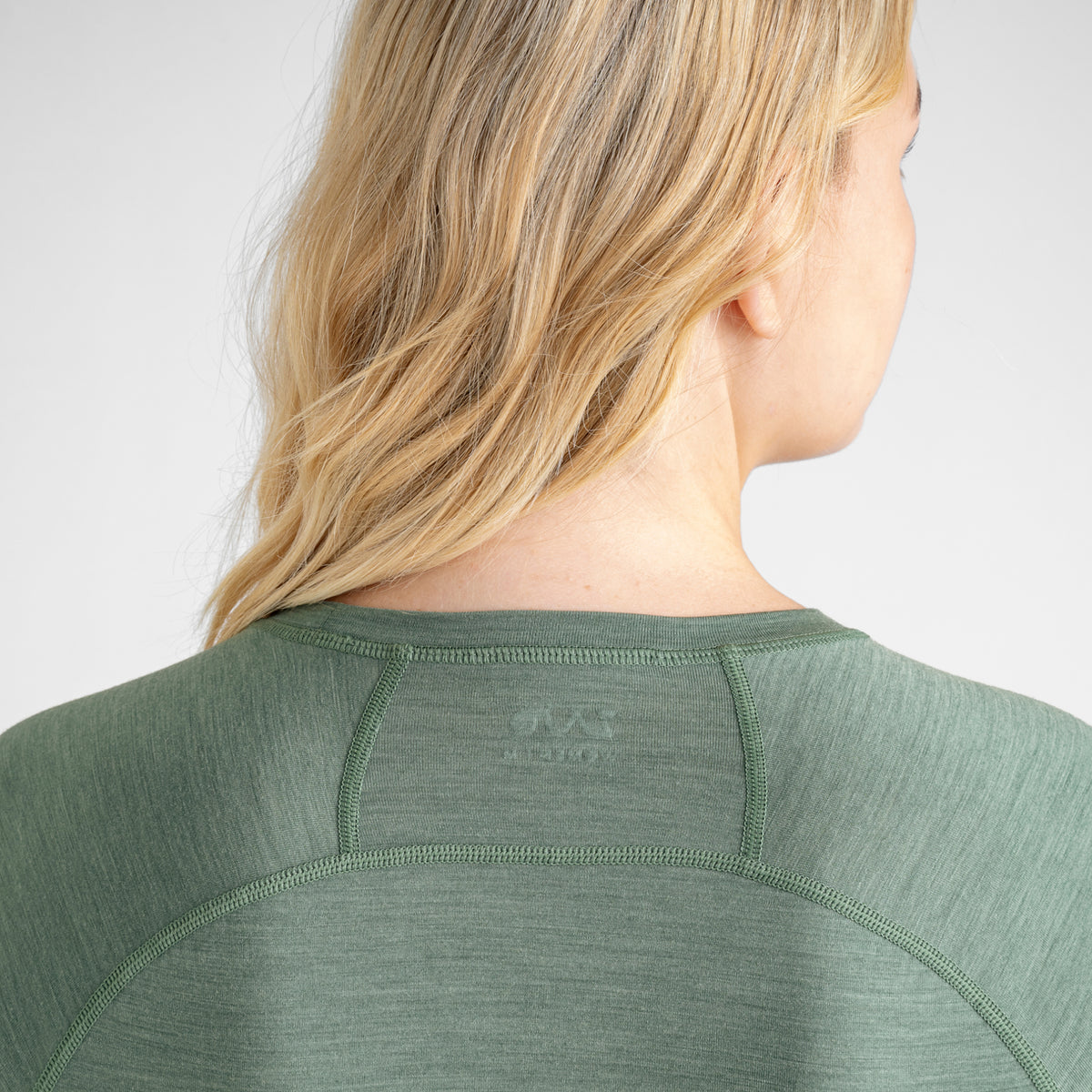 Senti Women's Merino Longsleeve — Decadent Red